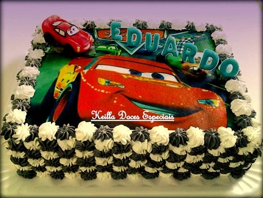 Bolo dos Carros com chantilly: #bolosdecorados #aniversario #festa