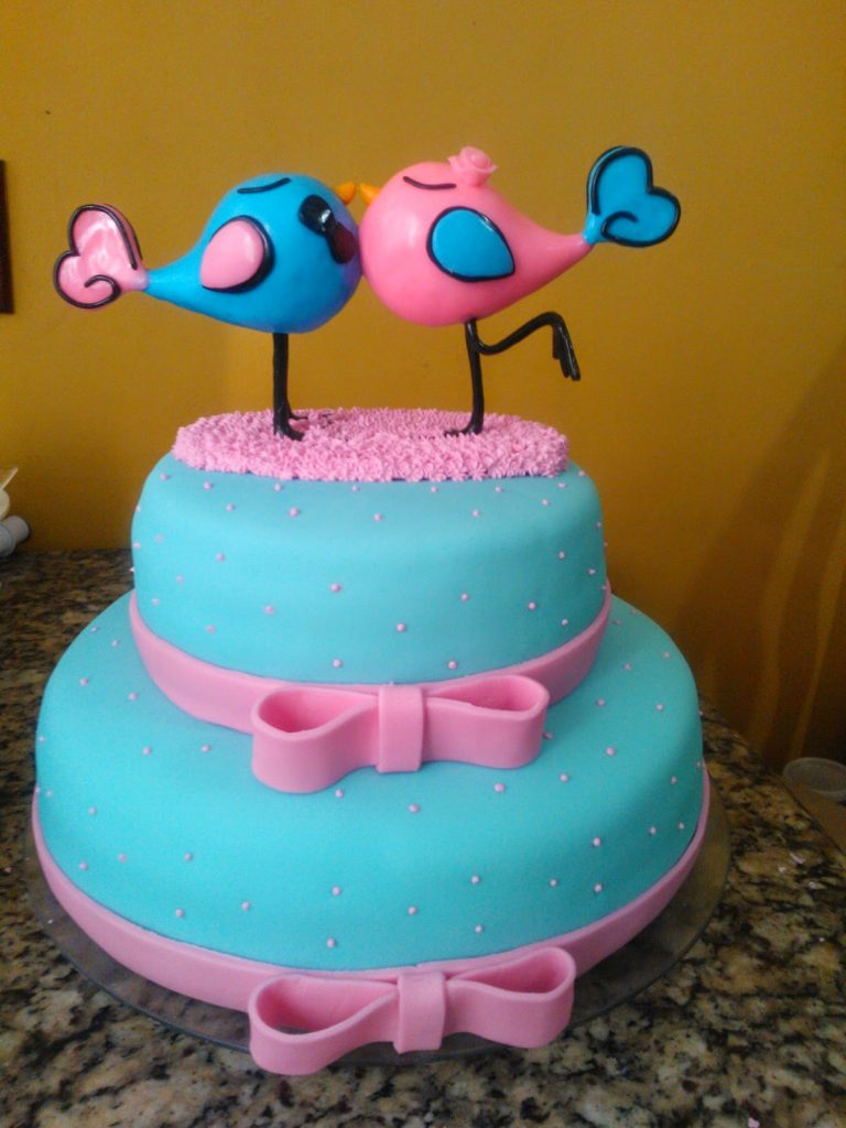 bolo de noivado azul e rosa