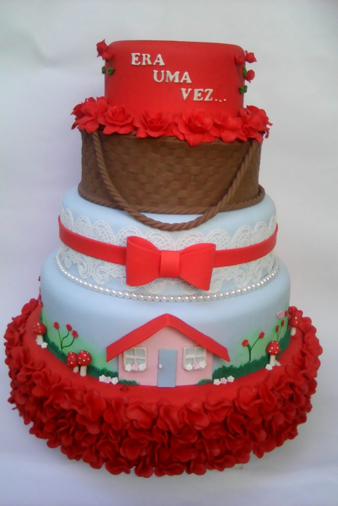 Bolo chapeuzinho vermelho  Decoração de bolo infantil, Bolo de mesversario  simples, Bolo da chapeuzinho vermelho