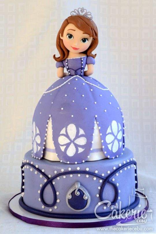 Bolo para comemorar os 10 anos da Kyara com o tema princesa Sofia. Gostou?  Você pode ter um igual. Mily's Cake Para encomendas/…